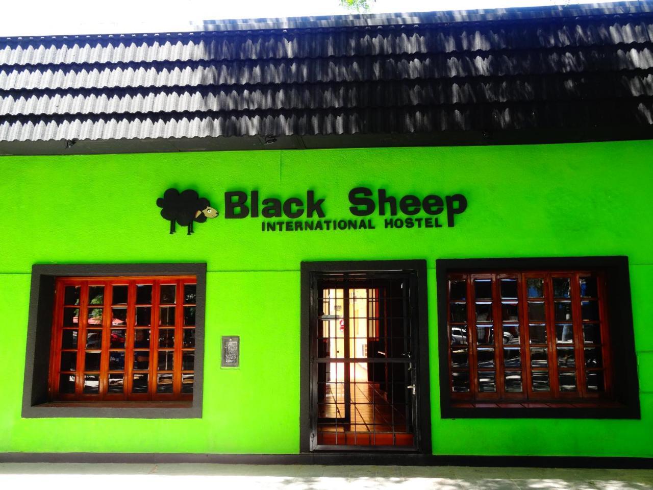 Black Sheep International Hostel Mendoza Exterior foto